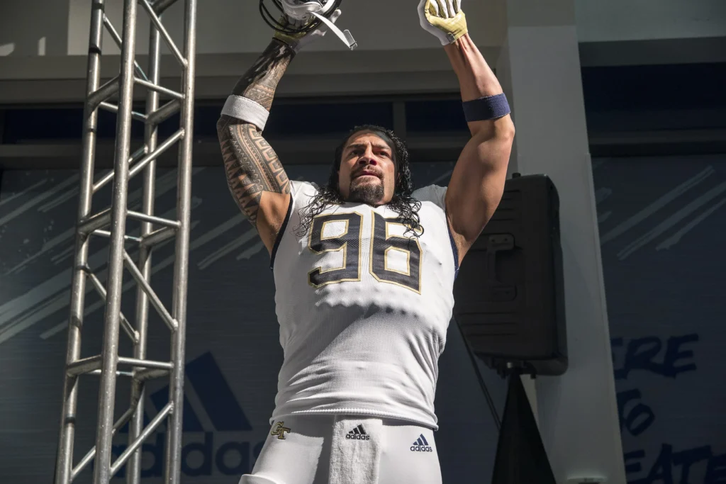 Roman Reigns: The Rise of a WWE Superstar 2 QIGAROH3NL7AEDUXM34ZF6JT3I 1