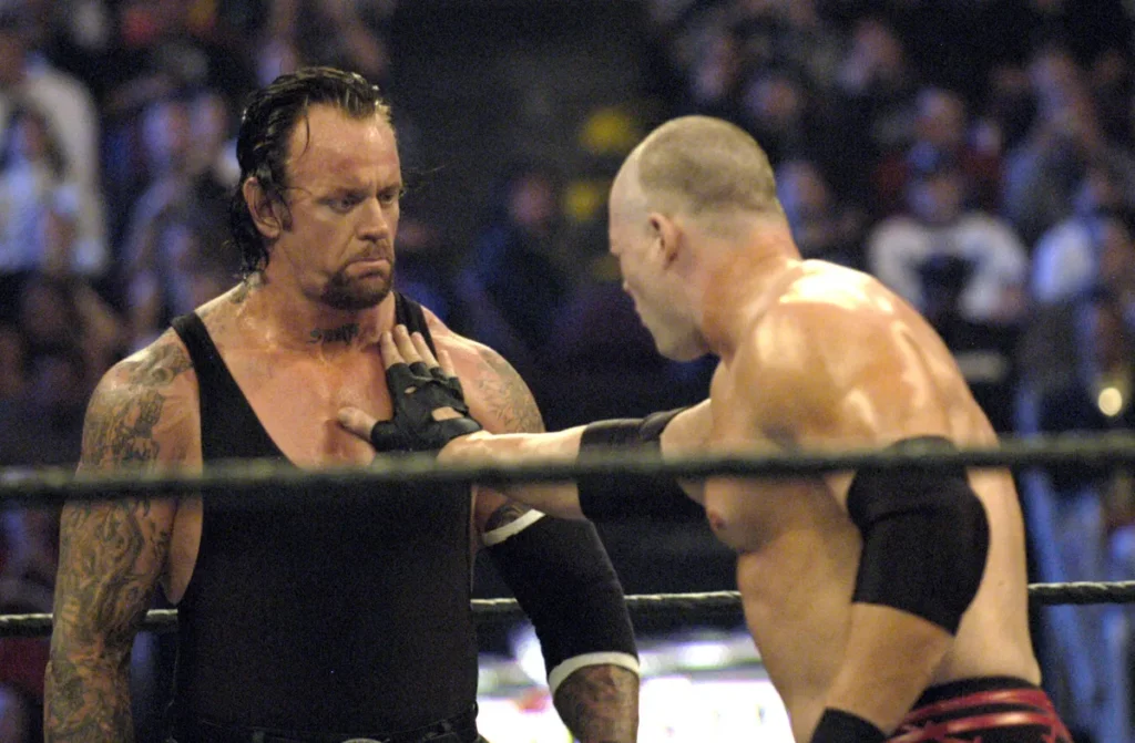 10 Epic Matches WWE Fans Say You Must Watch 3 Undertaker vs. Mankind - King of the Ring (1998)