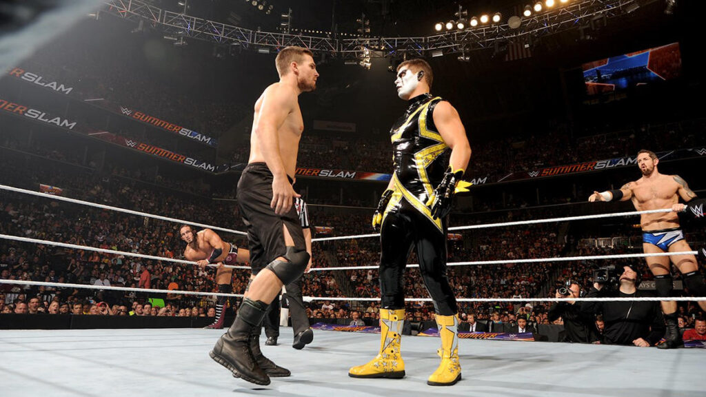 Surprising WWE Guest Appearances You Totally Forgot About 6 Stephen Amell's Arrow-Perfect Performance